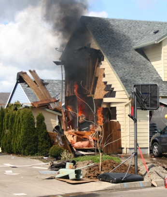 Scene of house explosion in Canby, Oregon