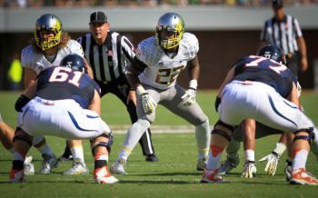 Oregon linebacker Derrick Malone