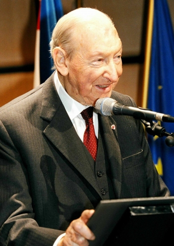 Kurt Waldheim photo