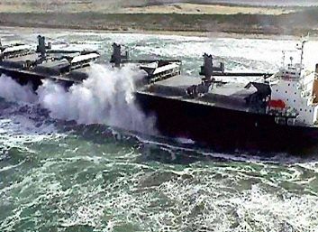 The New Carissa beached near Coos Bay, Oregon