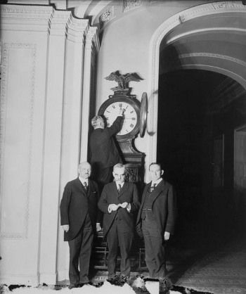 daylight savings clock. Daylight savings clock 1918