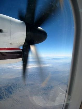 A view from the window of a Horizon Air Q400 Bombardier aircraft.  Courtesy: bp0.blogger.com